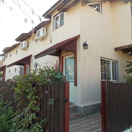 Casa David Hotel Сулина Екстериор снимка